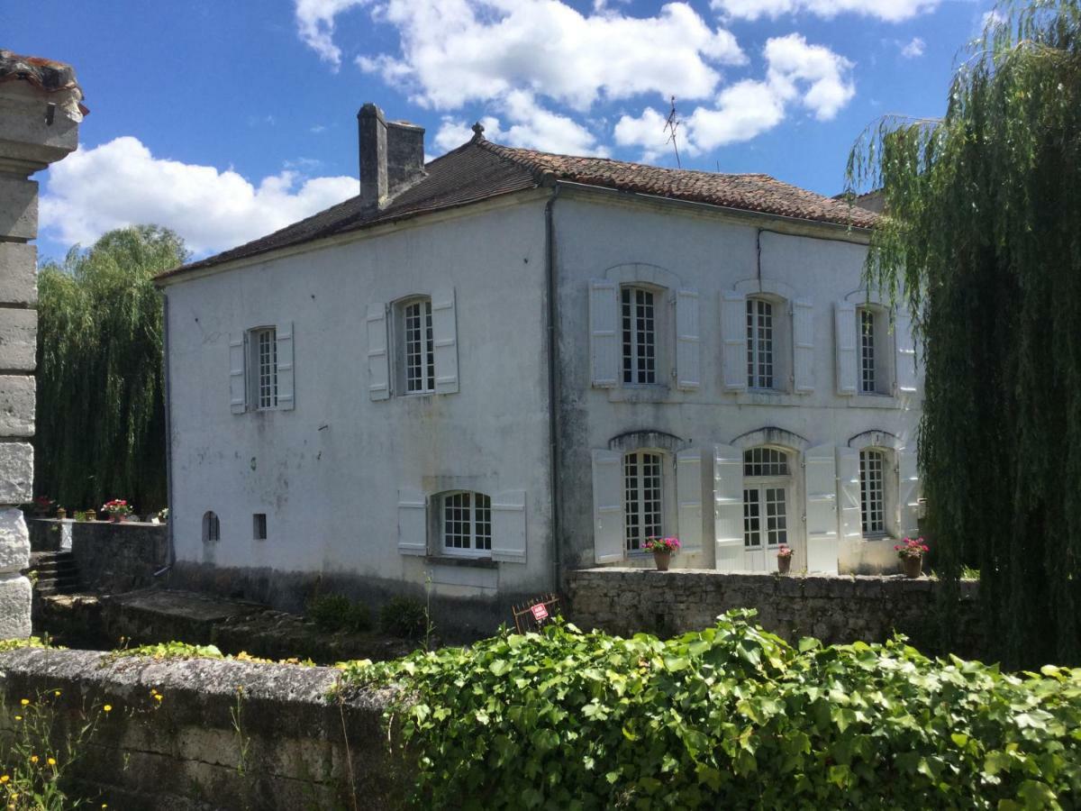 La Maison Du Pont La Rochebeaucourt-et-Argentine Bagian luar foto